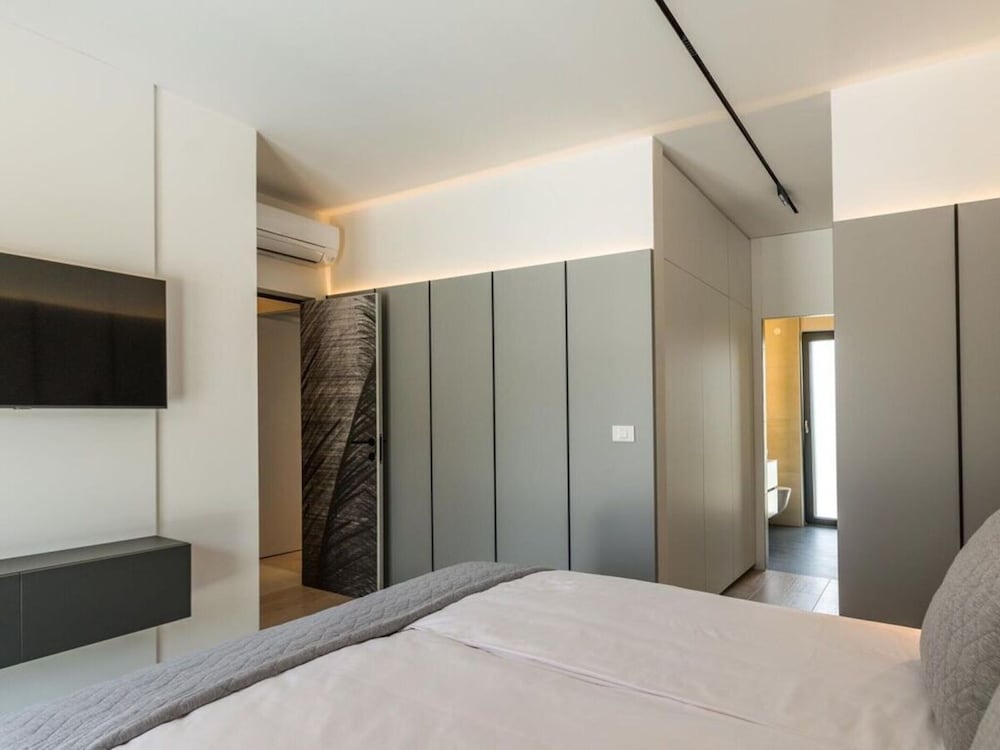 Villa photo 2