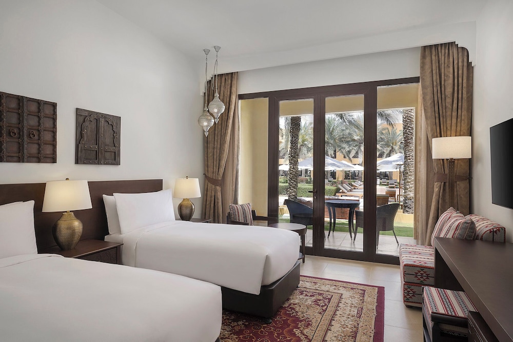 Deluxe Room, 2 Twin Beds, Accessible (Resort Access)