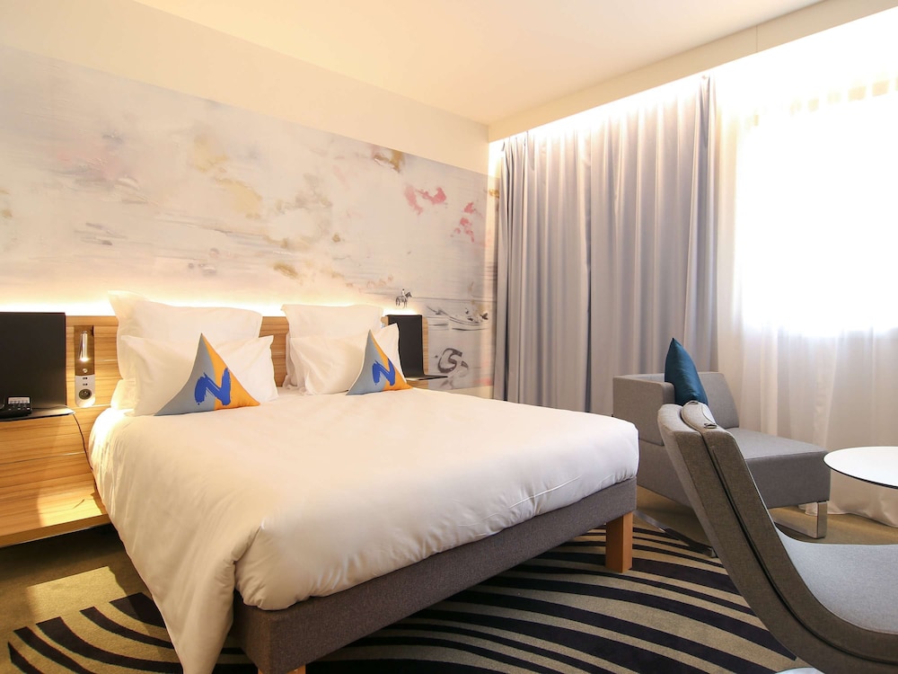 Executive Room, 1 King Bed - Photo 8