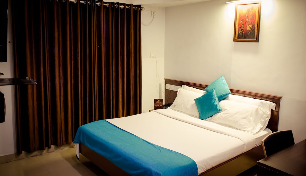 Double Room, 1 Queen Bed photo 1