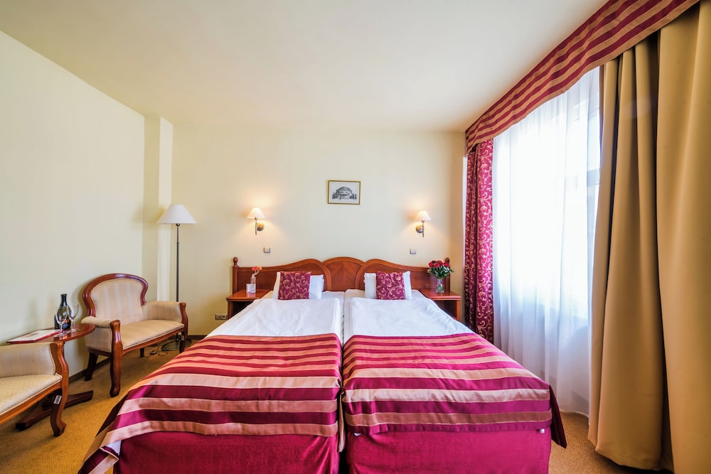 Double Room - Photo 6