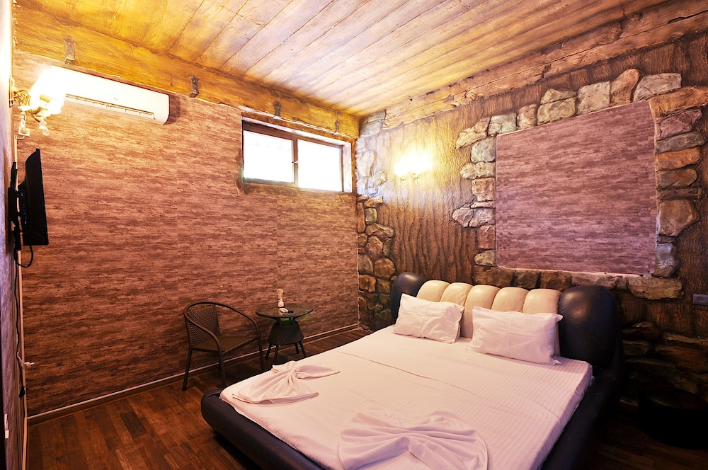 Basic Double Room
