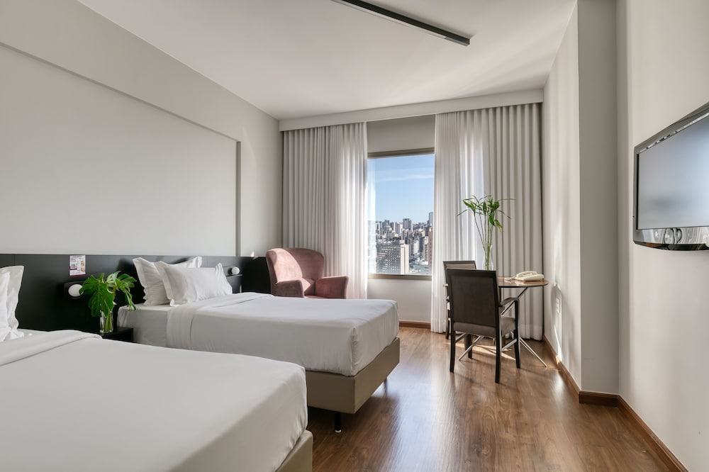 Standard Room, Multiple Beds - Photo 3
