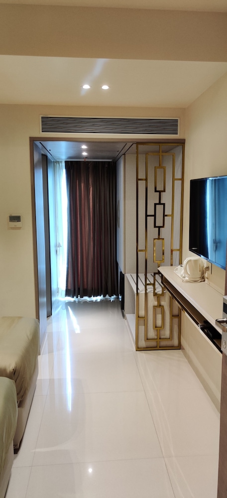 Deluxe Double or Twin Room - Photo 2