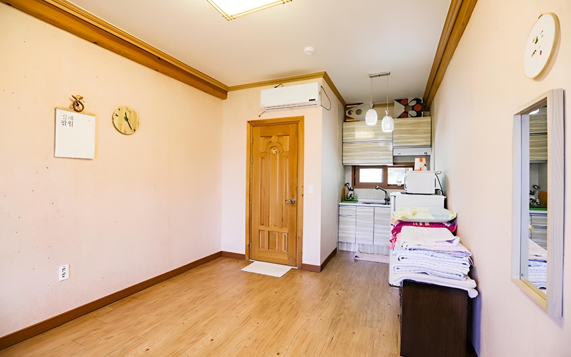 Room (One-Room) photo 2