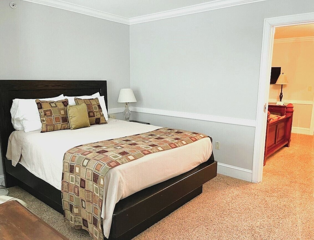 Divided Double Queen Room 3rd Floor photo 3