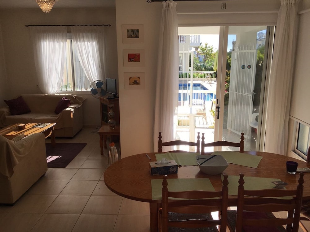 Comfort Apartment, 2 Bedrooms, Pool Access, Pool View photo 3