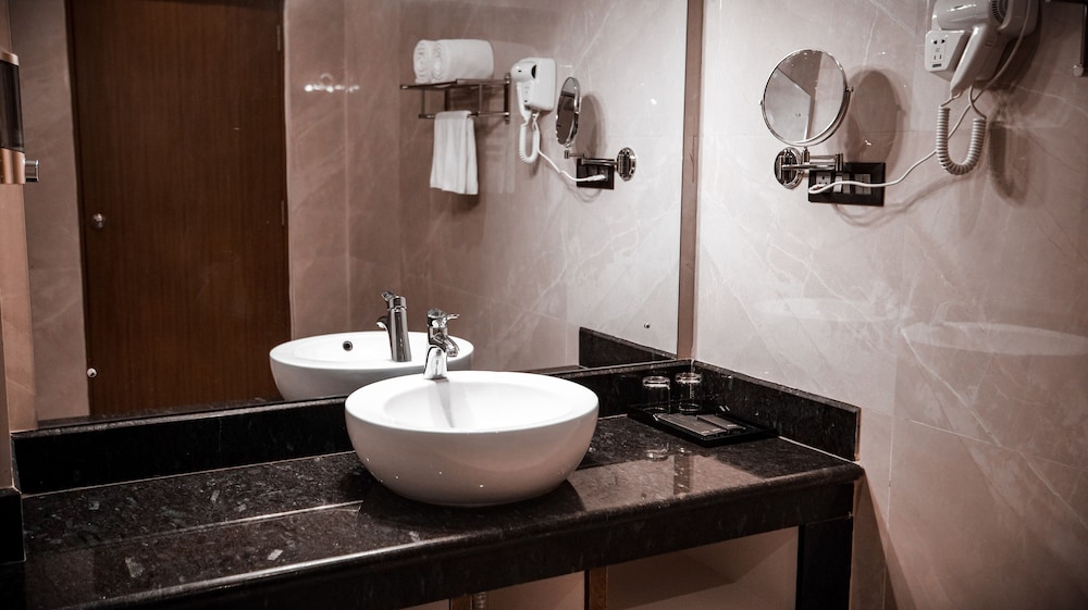 Deluxe Double or Twin Room - Photo 4