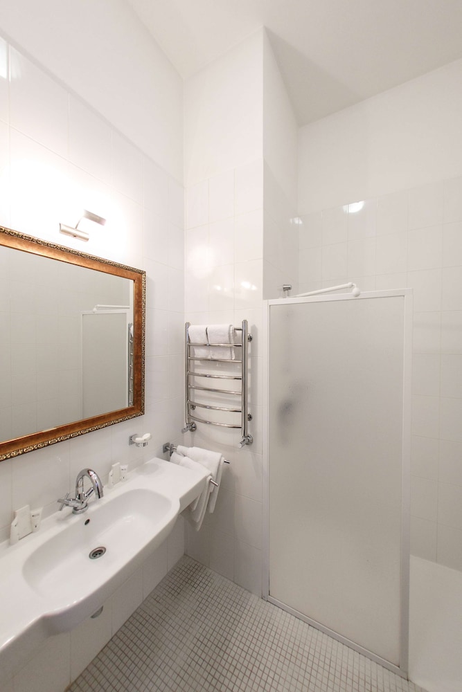 Superior Double or Twin Room - Photo 4