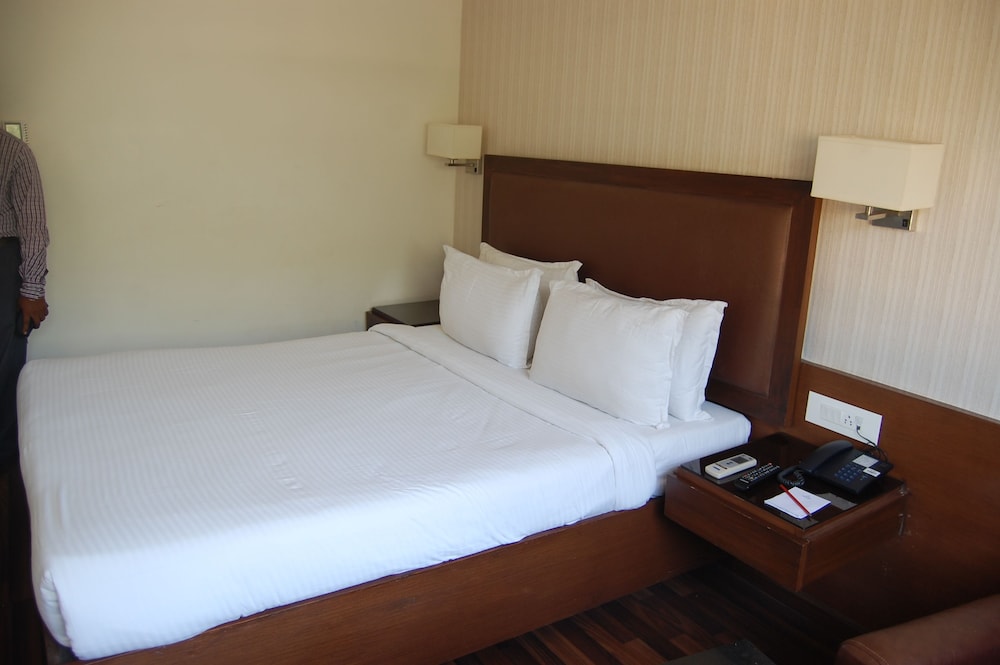 Deluxe Room, City View