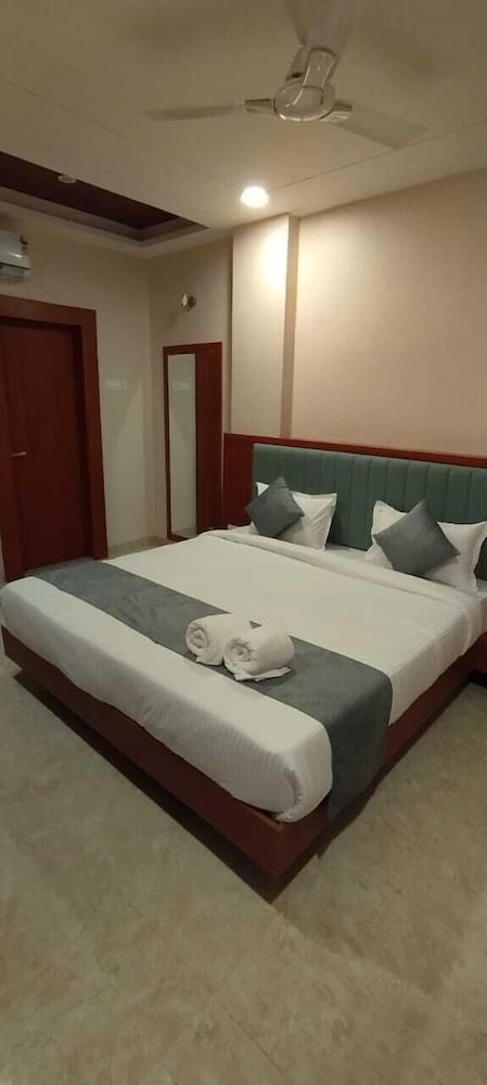 Deluxe Room - Photo 3