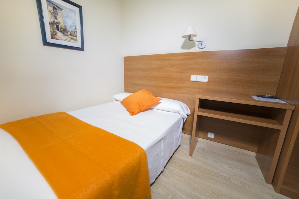 Basic Single Room, 1 Twin Bed (Interior) photo 2
