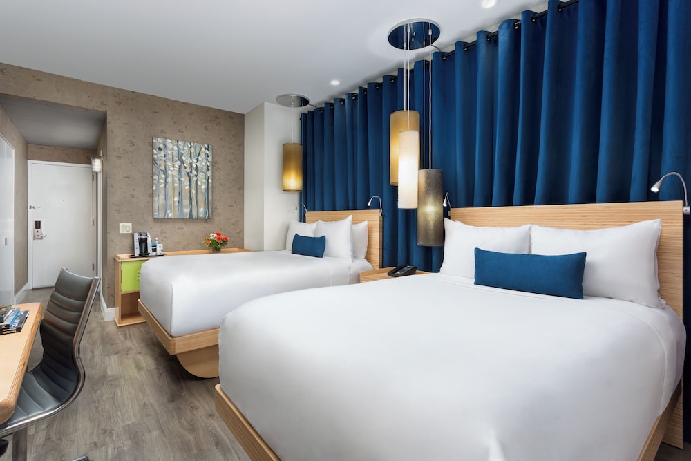 Deluxe Room, 2 Double Beds