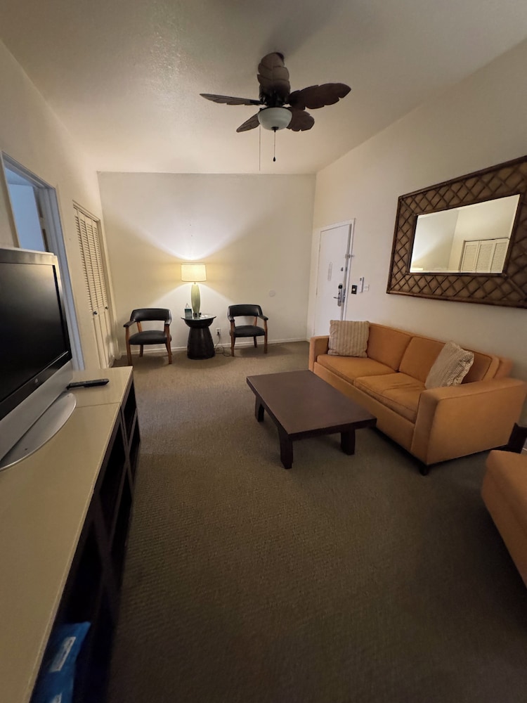 Economy Suite, 1 Queen Bed with Sofa bed, City View - Photo 5