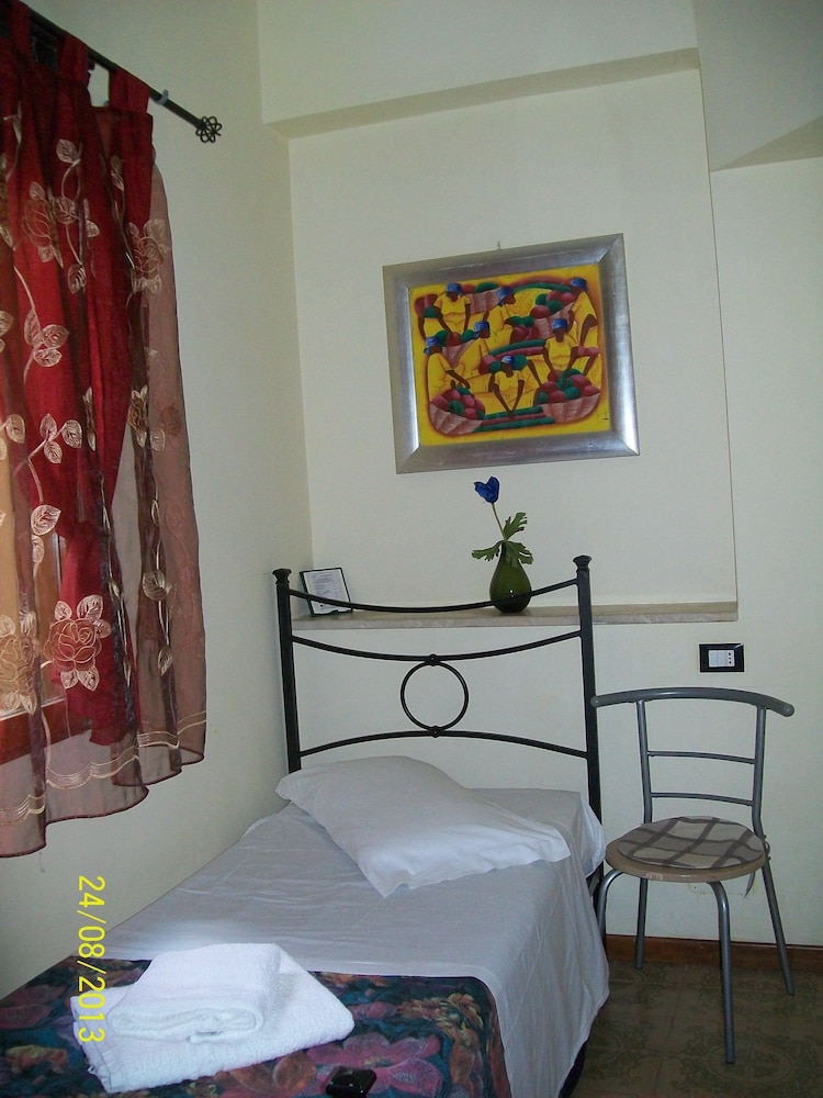 Classic Single Room