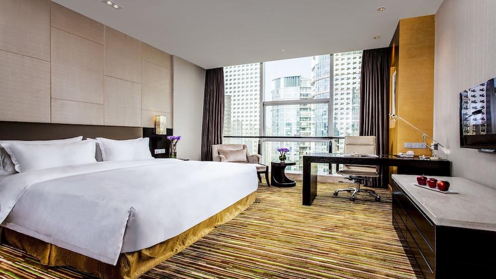 Premium Room, 1 King Bed photo 1