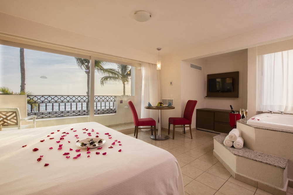 Honeymoon Room - Photo 1