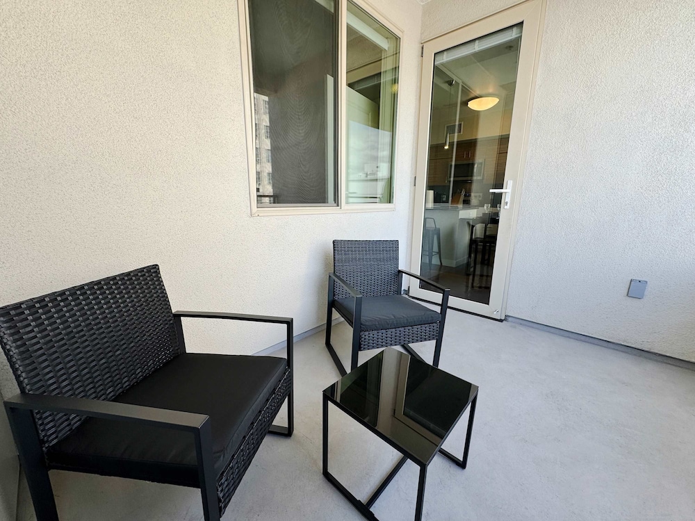 Beautiful 1 BR in LA Gym Pool 10mins to Cedar, Foto 19