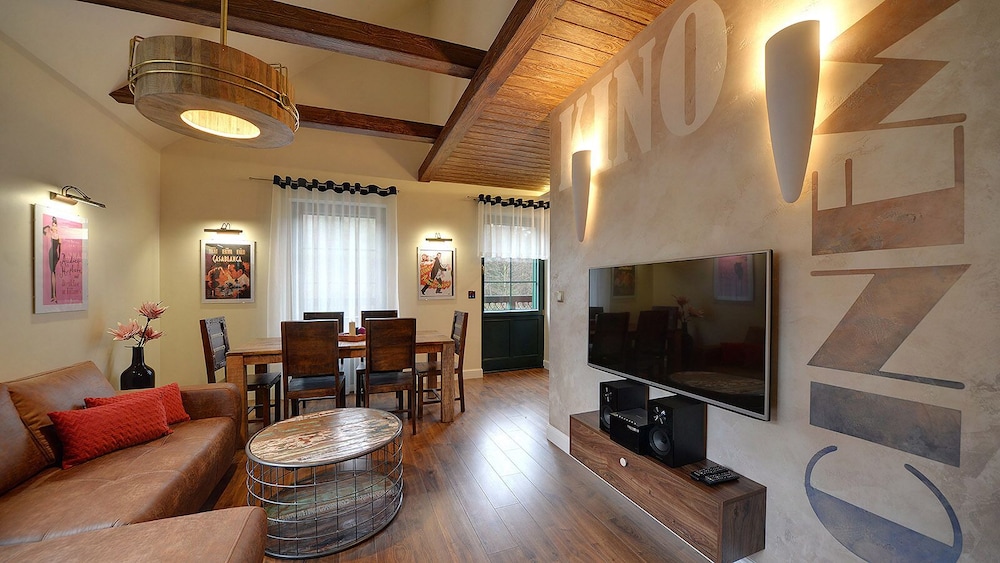 Grand Comfort Plus Apartment, Balcony photo 1
