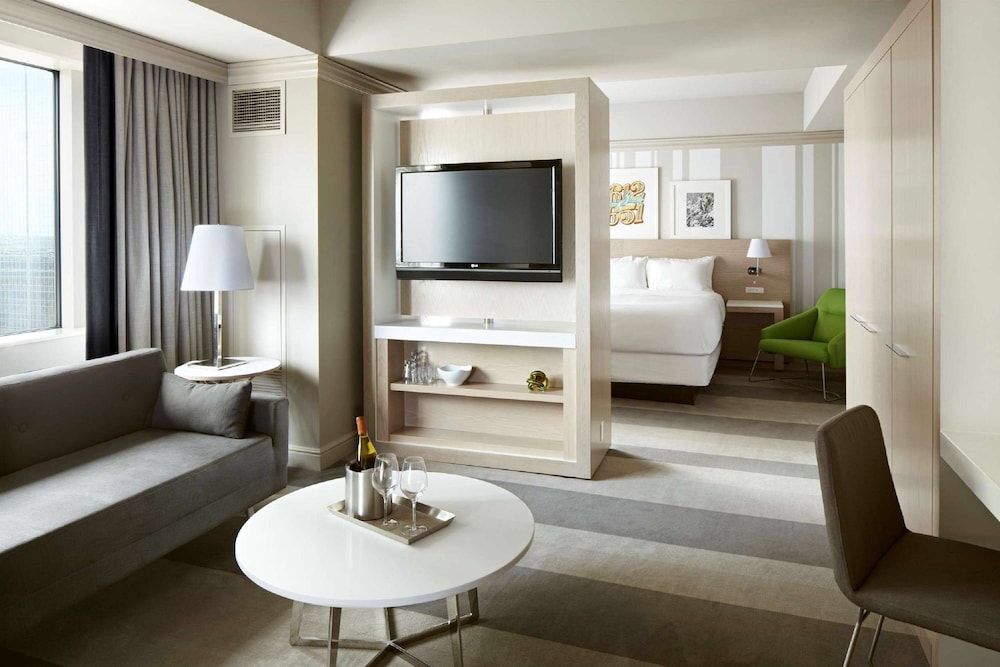 Superior Suite, 1 King Bed (Business Class)