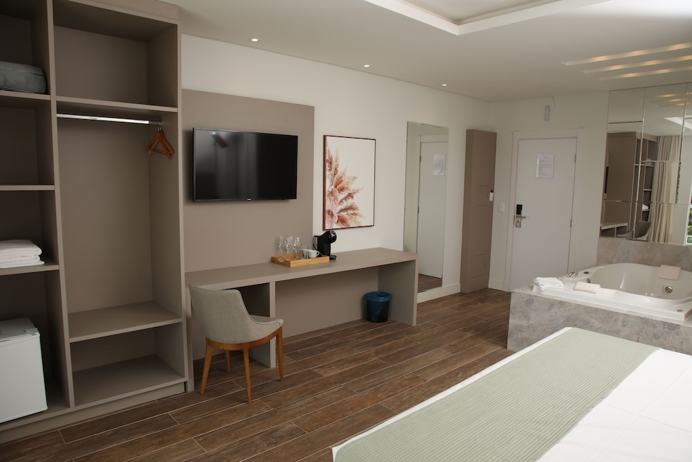 Deluxe Double Room photo 2