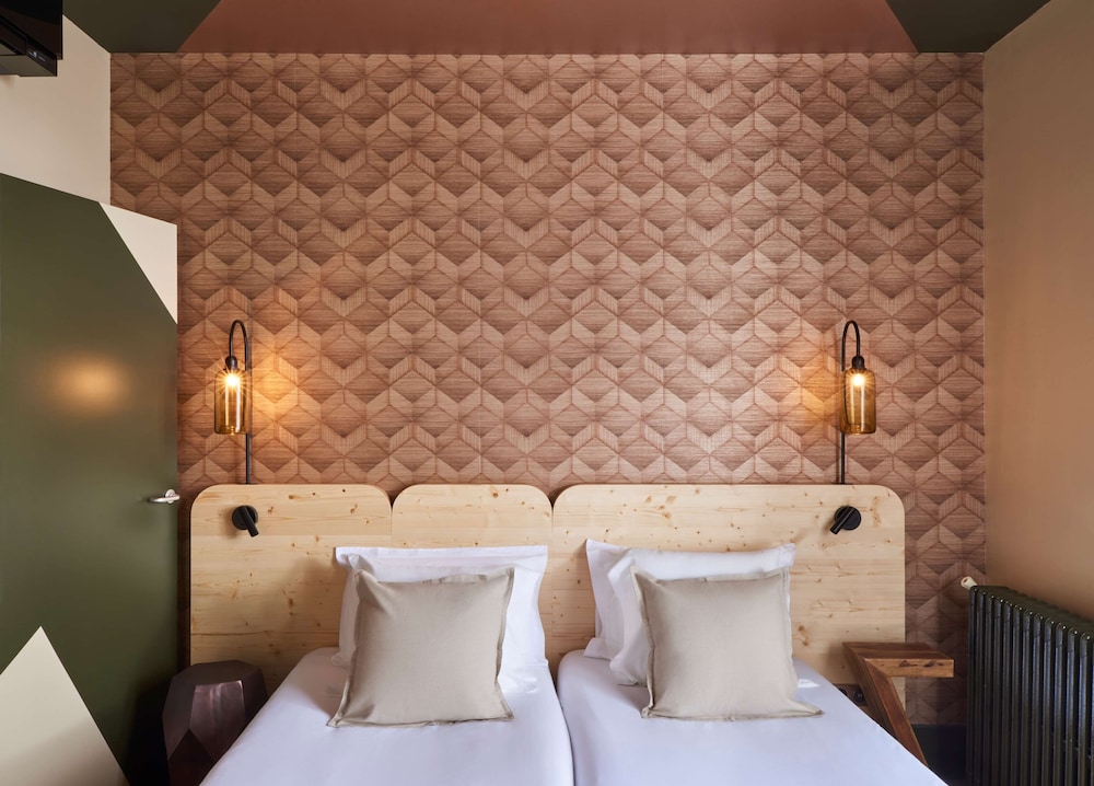Classic Twin Room - Photo 4