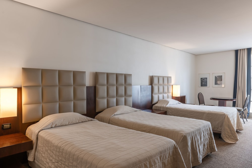 Superior Triple Room, 3 Twin Beds - Photo 3
