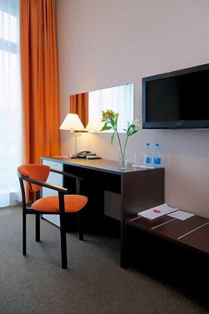 Room, 2 Twin Beds, Accessible - Photo 4