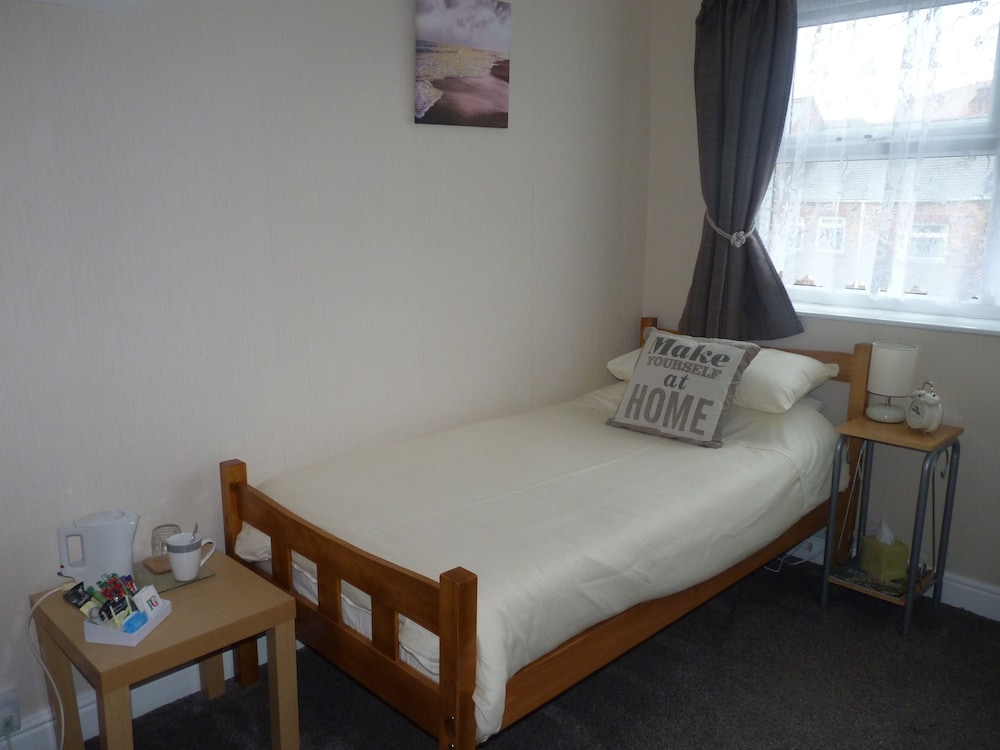 Single Room, Ensuite photo 2