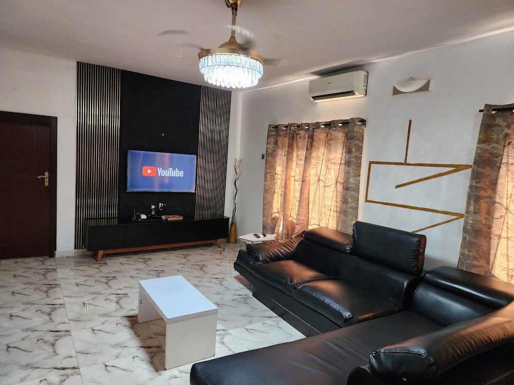 Apartment, 2 Bedrooms, Kitchen, Ground Floor photo 1