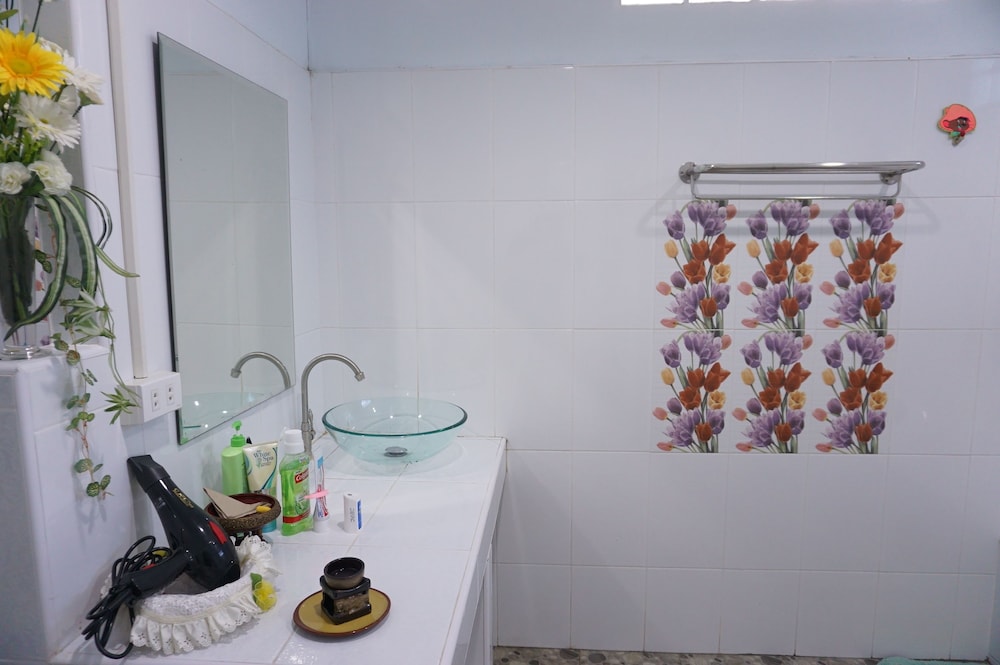 Deluxe Room with Fan photo 3