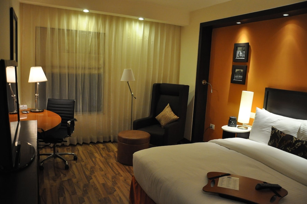 Room, 1 Queen Bed - Photo 4