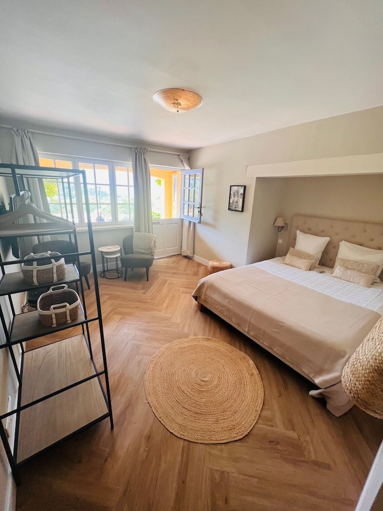 Studio, 1 Double Bed, Hill View