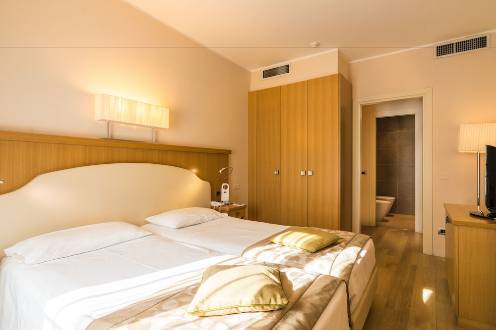 Classic Double Room (Plus) - Photo 3