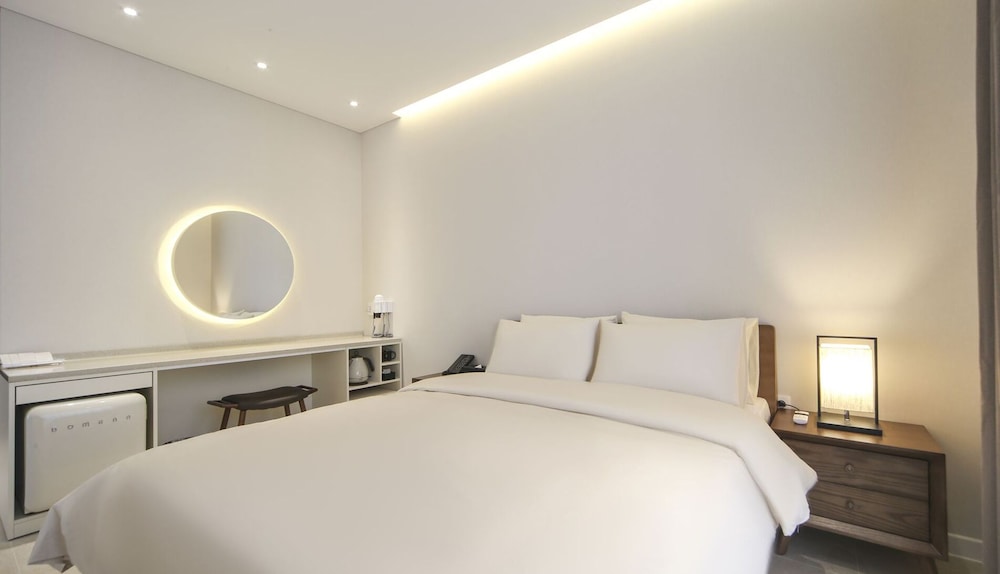 Suite - Photo 12
