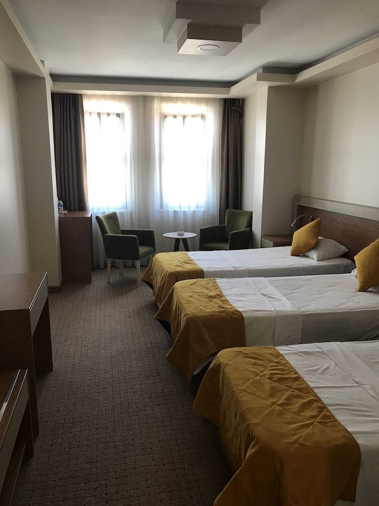 Triple Room, 1 Bedroom photo 1