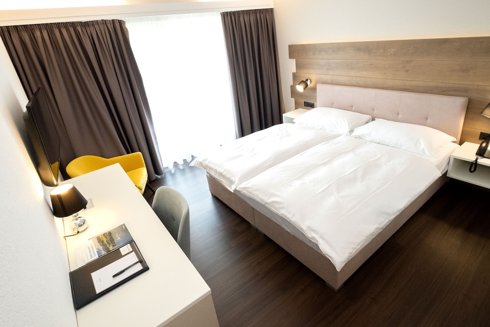 Twin Room with Shared Bathroom