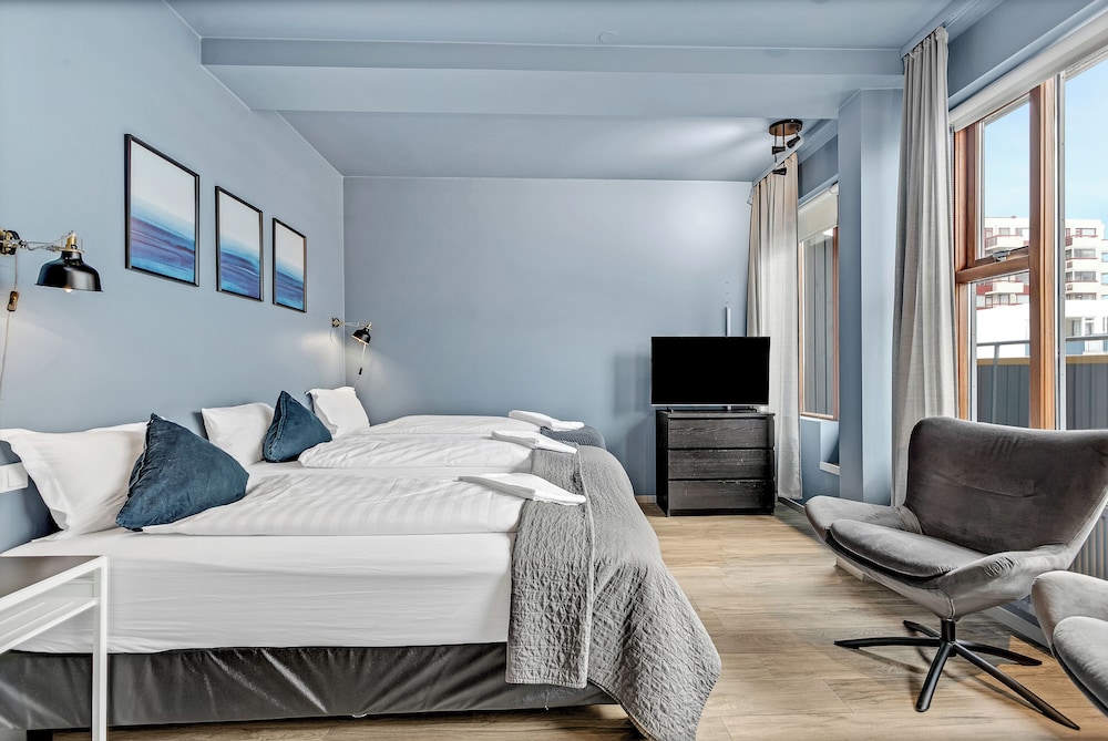 Studio, Multiple Beds - Three Adults - Photo 16