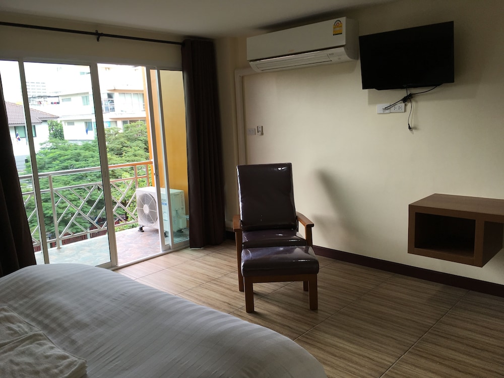 Deluxe Double Room, 1 King Bed photo 2