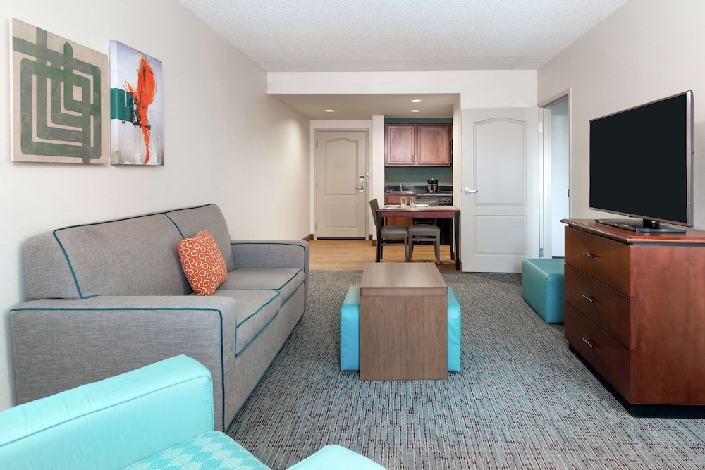 Suite, 2 Queen Beds, Accessible, Bathtub (Mobility & Hearing, Non Smoking) - Photo 1
