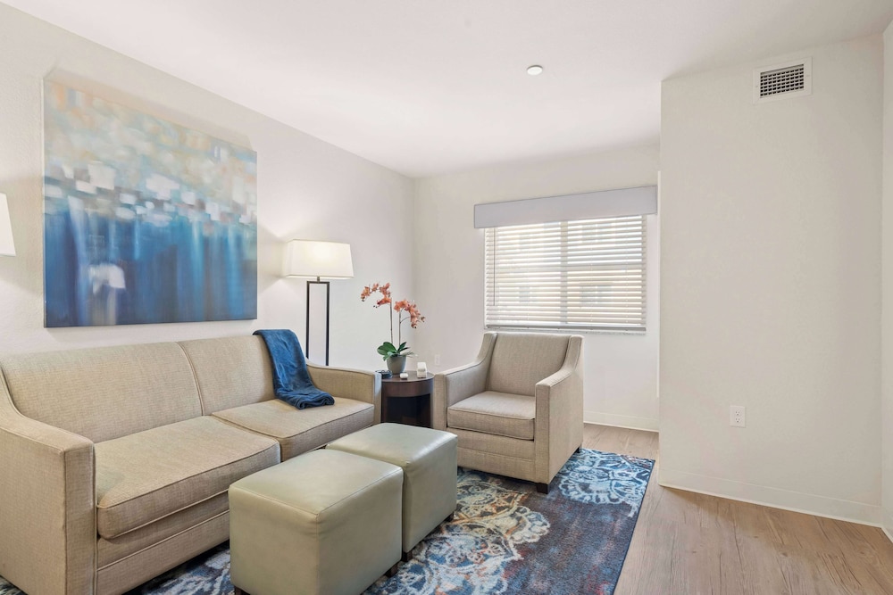 Suite, 2 Bedrooms, Accessible (Hearing) - Photo 11