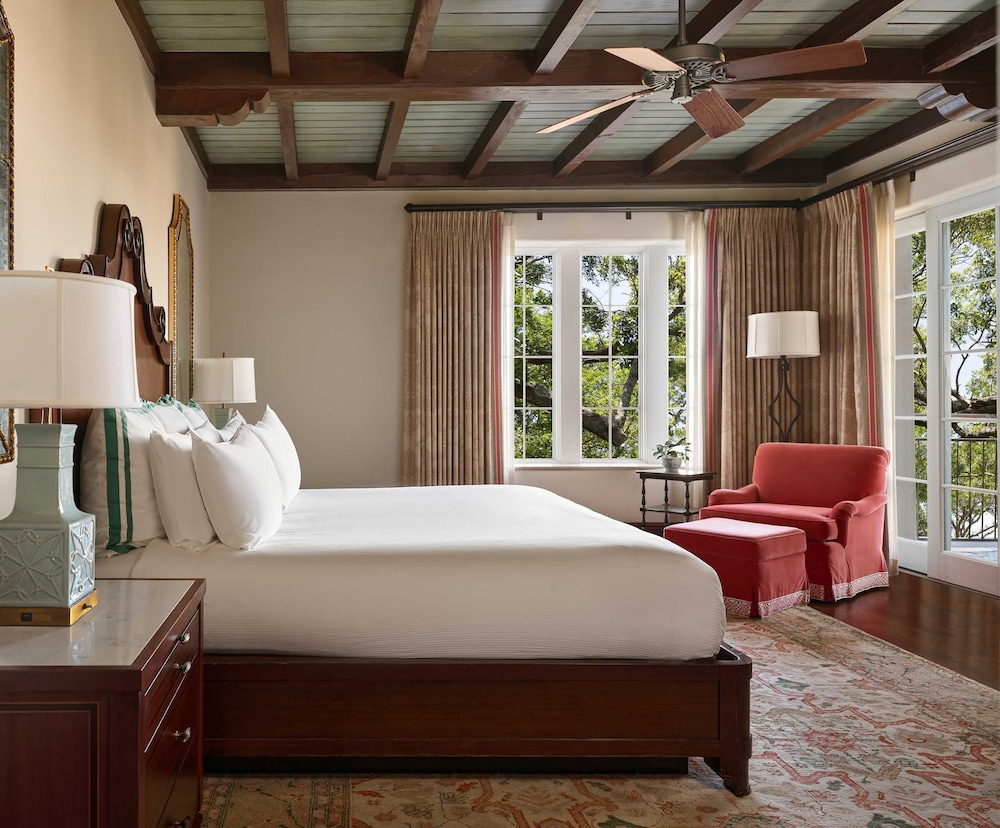 Suite, 1 King Bed (Cloister - Main Bldng, Cloister View) photo 2