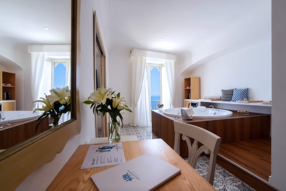 Premier Room, Sea View photo 3
