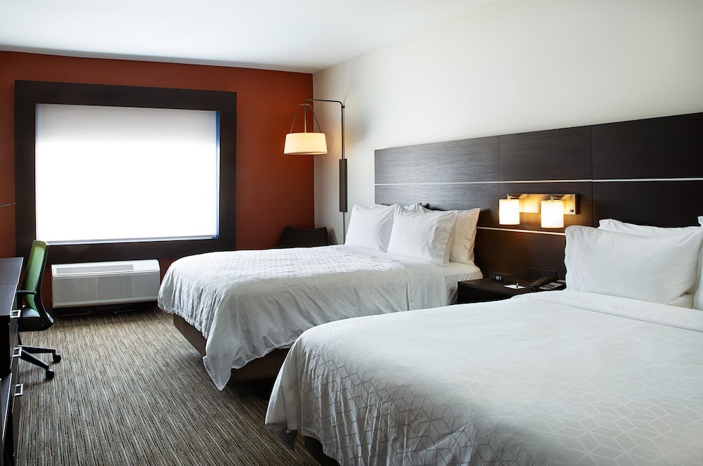 Standard Room, 2 Queen Beds - Photo 1