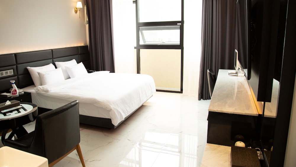 Standard Room - Photo 1