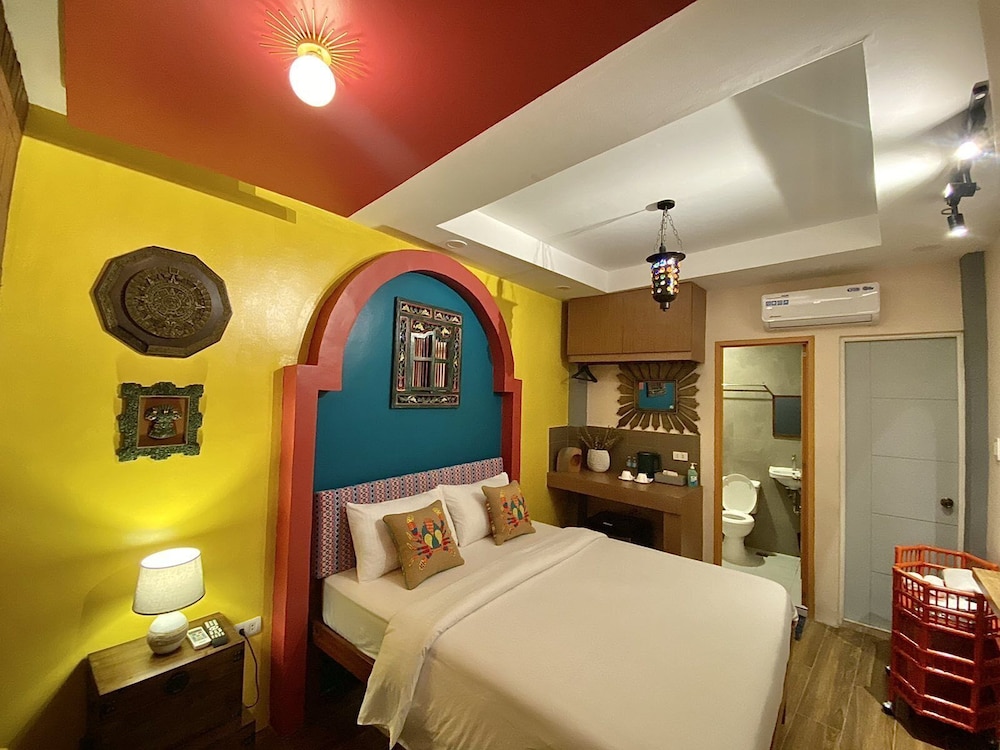 Gallery Room, 1 Queen Bed, Non Smoking photo 1