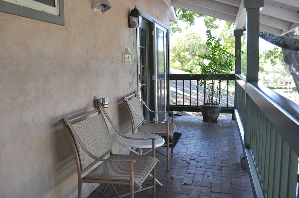 Executive Suite, 3rd Floor, Stair Access Only, photo 6