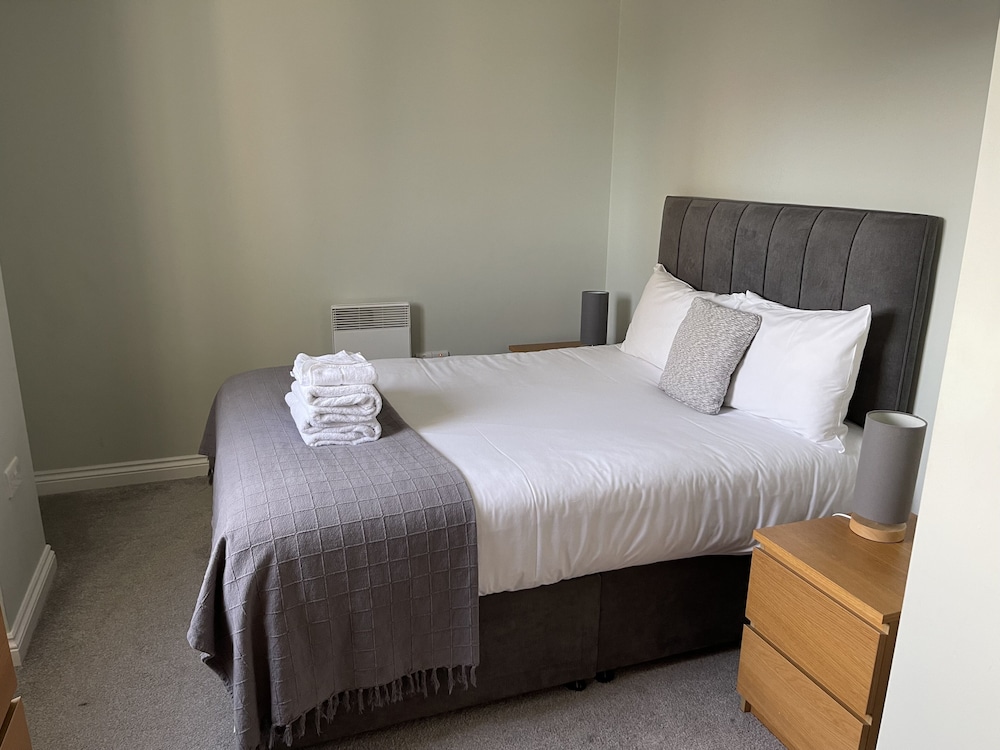 City Apartment, 2 Bedrooms photo 1