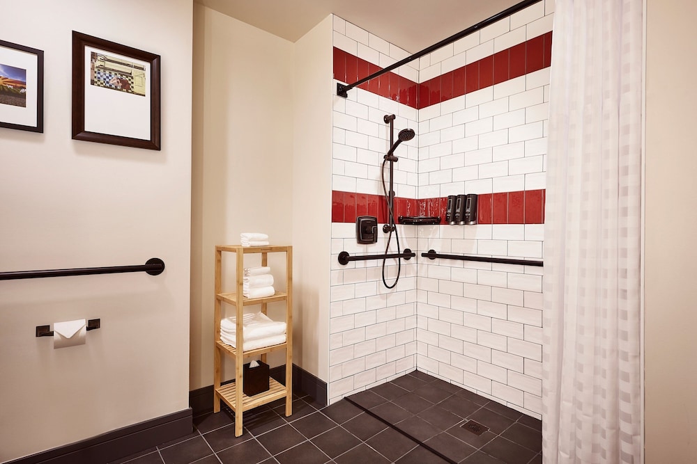 Deluxe Room, 2 Queen Beds (Mobility Accessible, Roll-in Shower)