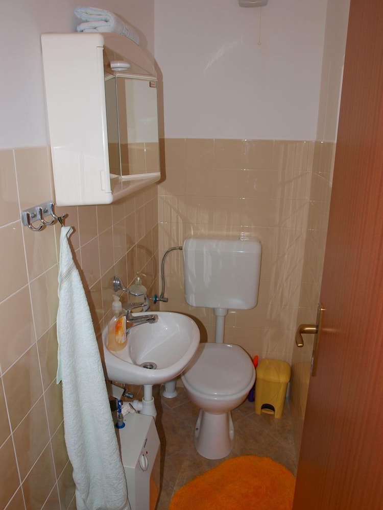 Apartment (Mirja - 100m from the beach & parking) photo 3